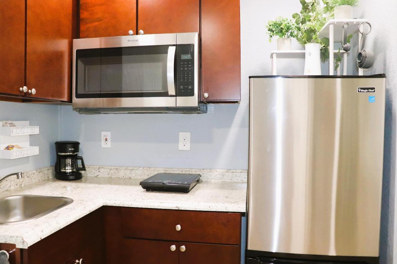 Luxury Studio Suite Close To Tampa Airport エクステリア 写真